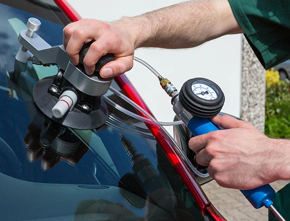 Expert Cracked Windshield Repair in Fort Worth, TX